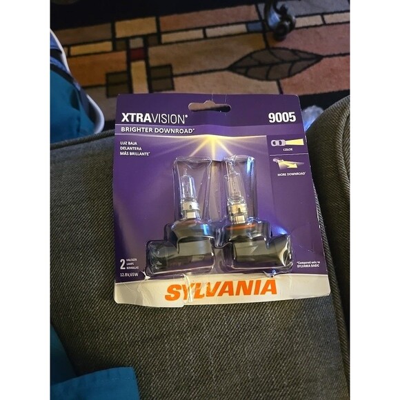 SYLVANIA 9005 XtraVision 2 Set High Performance Halogen Lamps Brighter DownRoad! - Picture 1 of 3